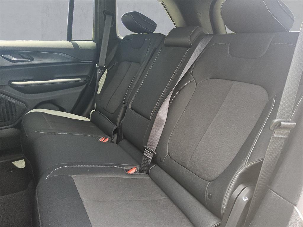 new 2025 Jeep Grand Cherokee car, priced at $33,756