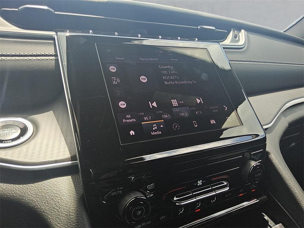 new 2025 Jeep Grand Cherokee car, priced at $33,756