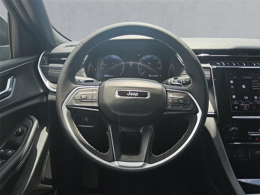 new 2025 Jeep Grand Cherokee car, priced at $33,756