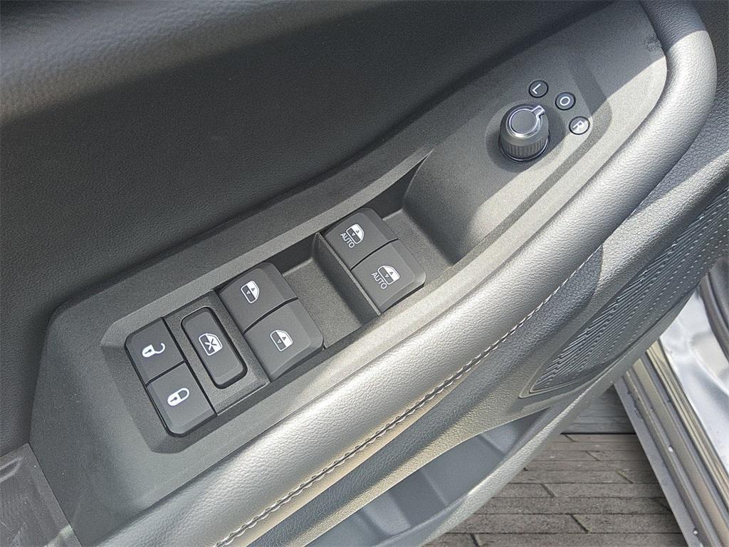 new 2025 Jeep Grand Cherokee car, priced at $33,756