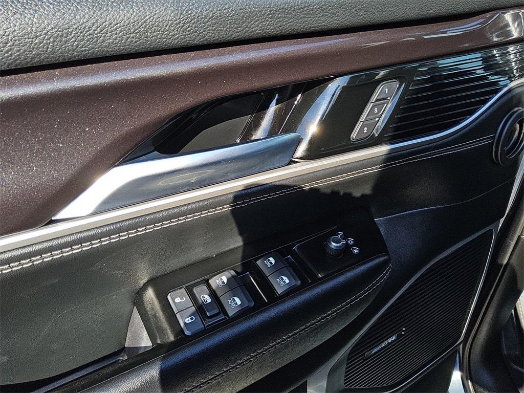 used 2024 Jeep Wagoneer car, priced at $45,914