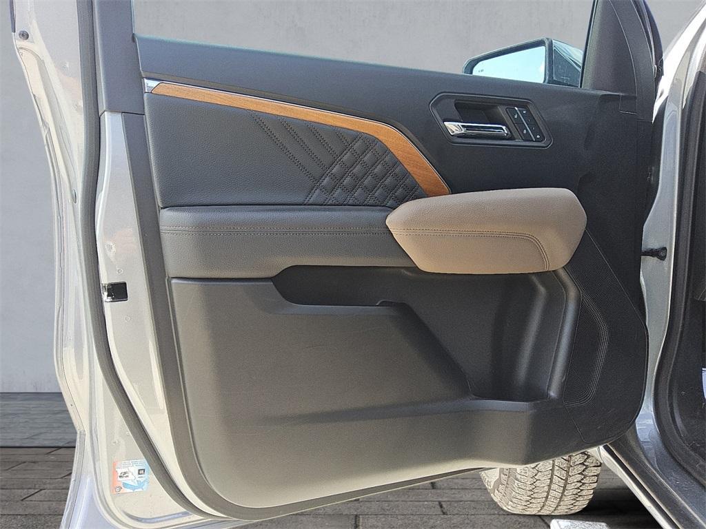 used 2024 GMC Canyon car, priced at $47,372