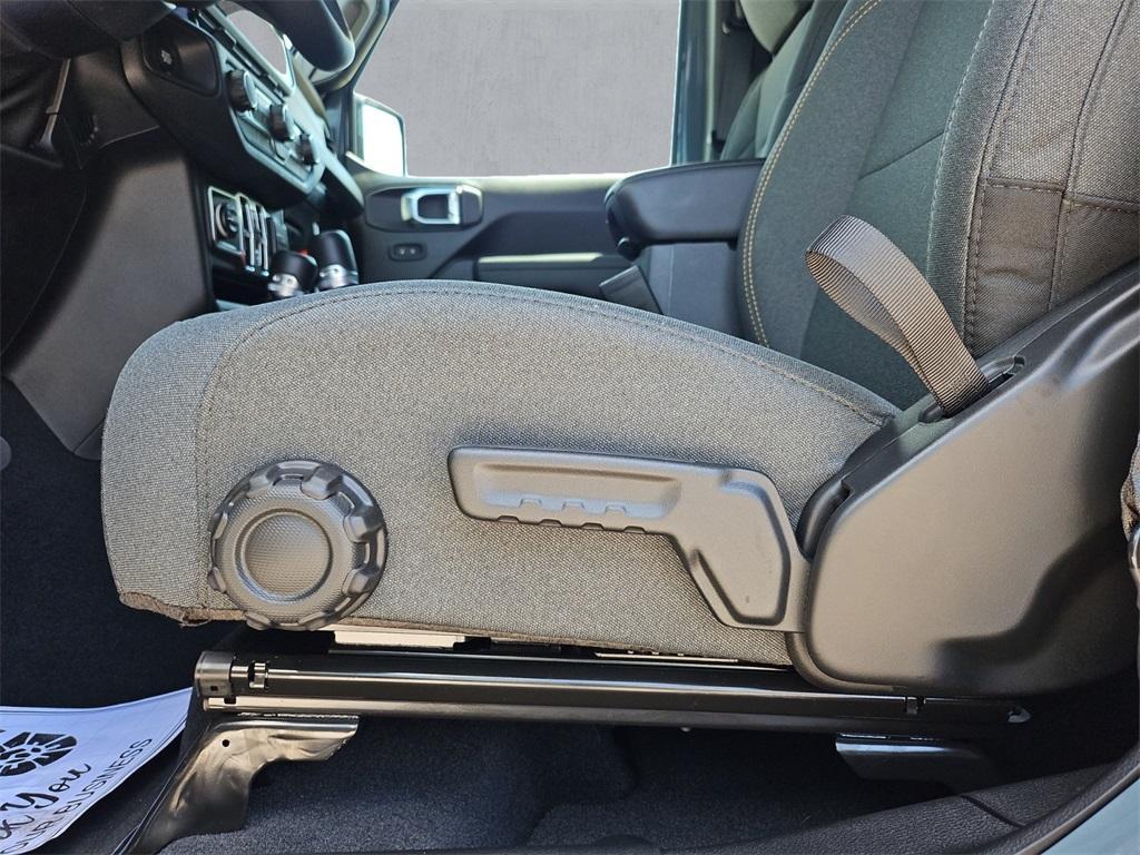 new 2025 Jeep Wrangler car, priced at $47,996