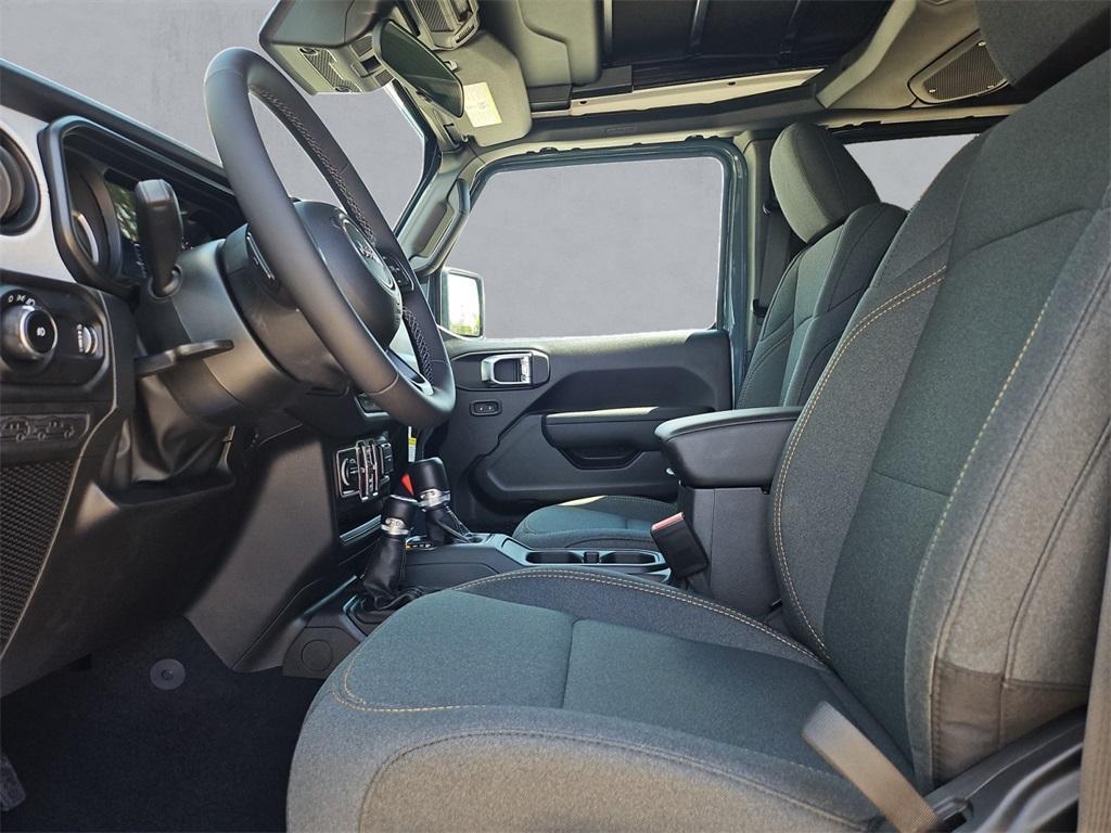new 2025 Jeep Wrangler car, priced at $47,996
