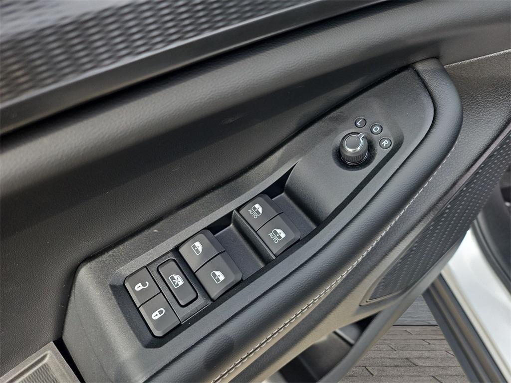 new 2025 Jeep Grand Cherokee car, priced at $34,790