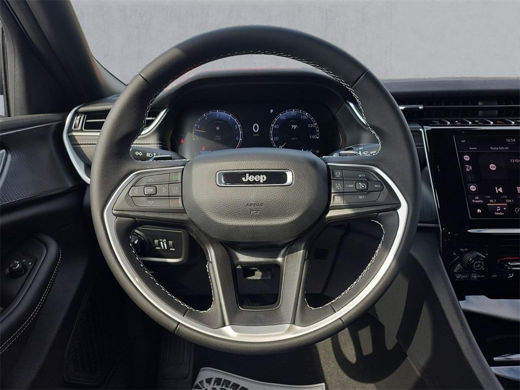 new 2025 Jeep Grand Cherokee car, priced at $34,790
