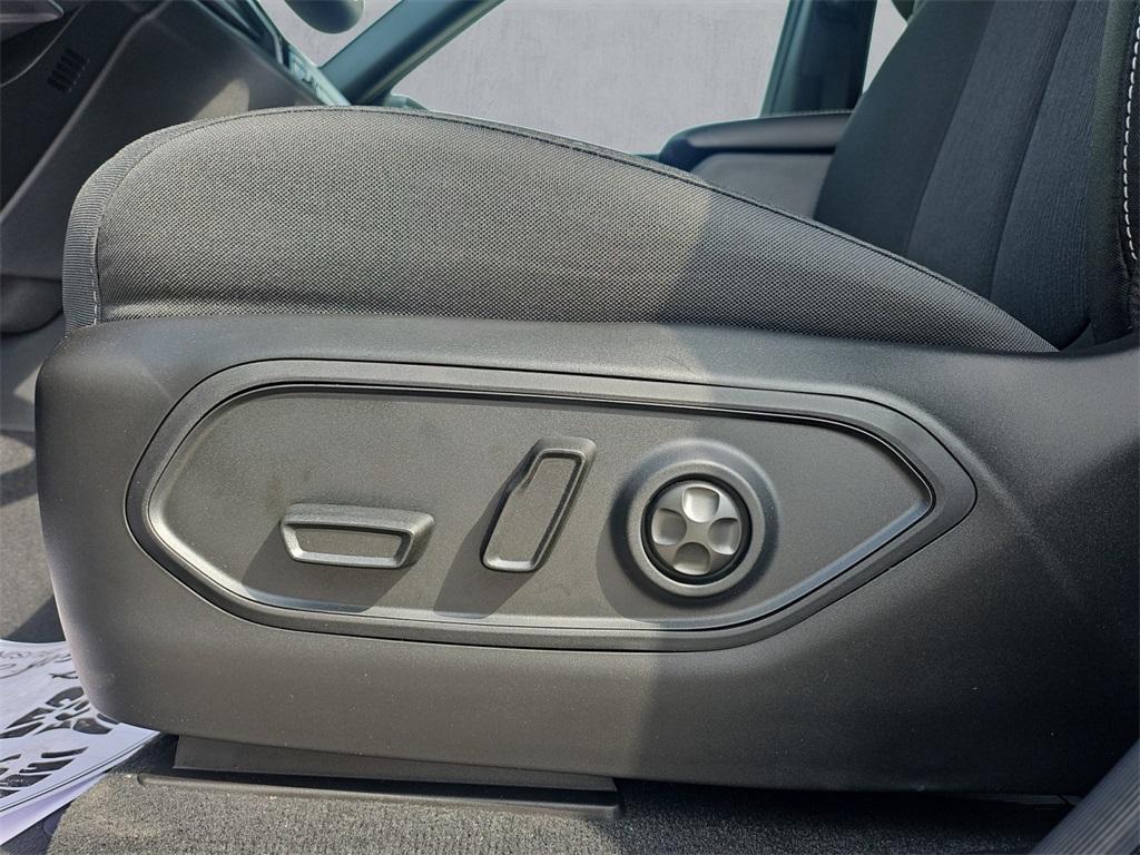 new 2025 Jeep Grand Cherokee car, priced at $34,790