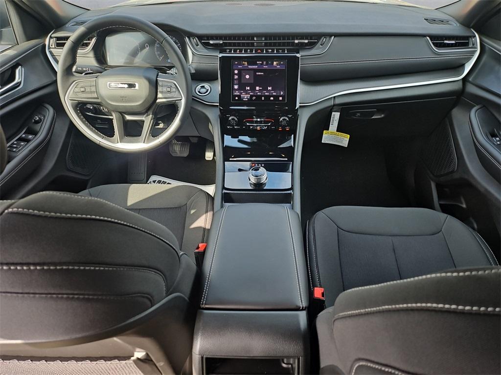 new 2025 Jeep Grand Cherokee car, priced at $34,790