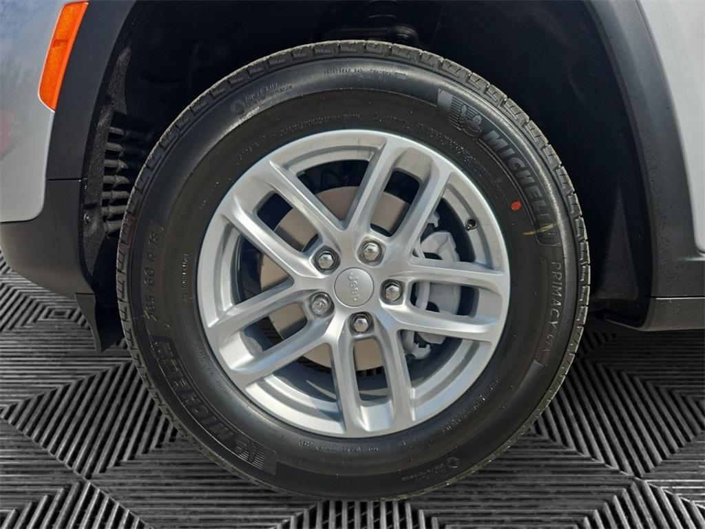 new 2025 Jeep Grand Cherokee car, priced at $34,790