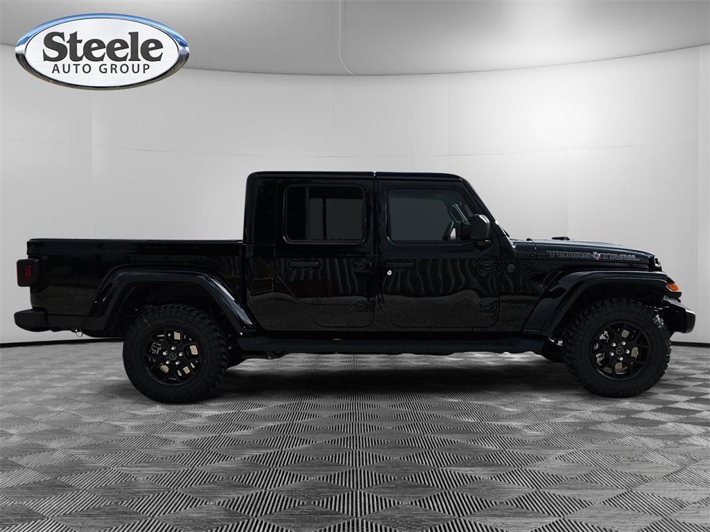 new 2025 Jeep Gladiator car, priced at $41,245