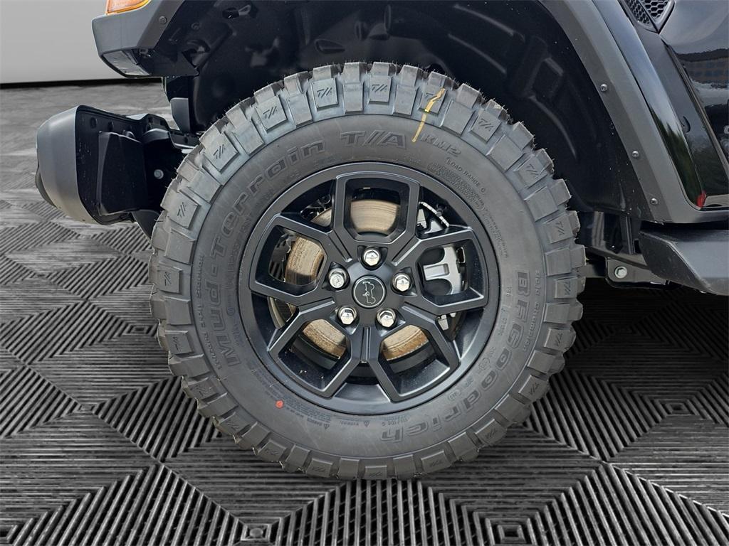 new 2025 Jeep Gladiator car, priced at $41,245
