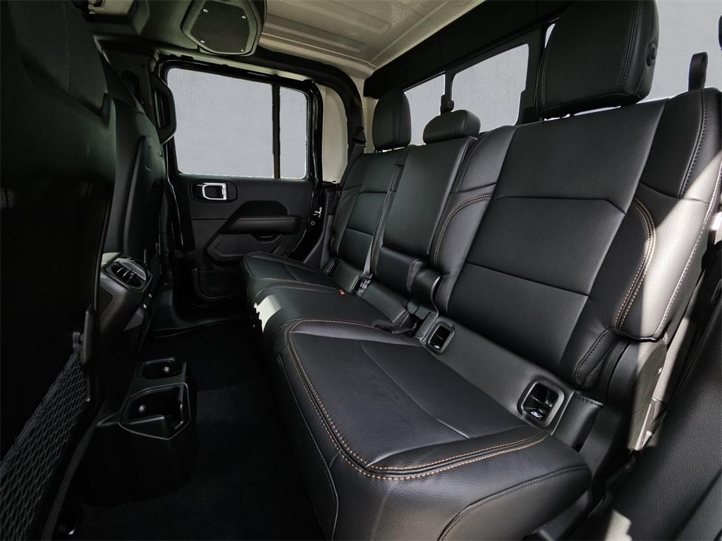 new 2025 Jeep Gladiator car, priced at $41,245