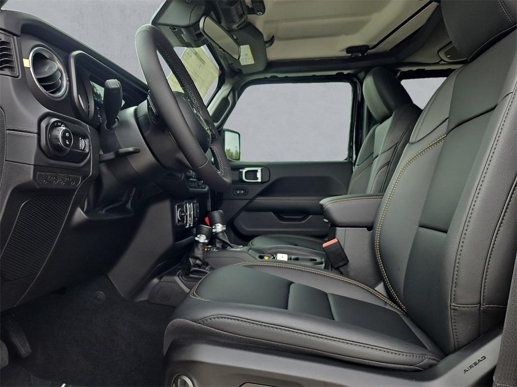 new 2025 Jeep Gladiator car, priced at $41,245