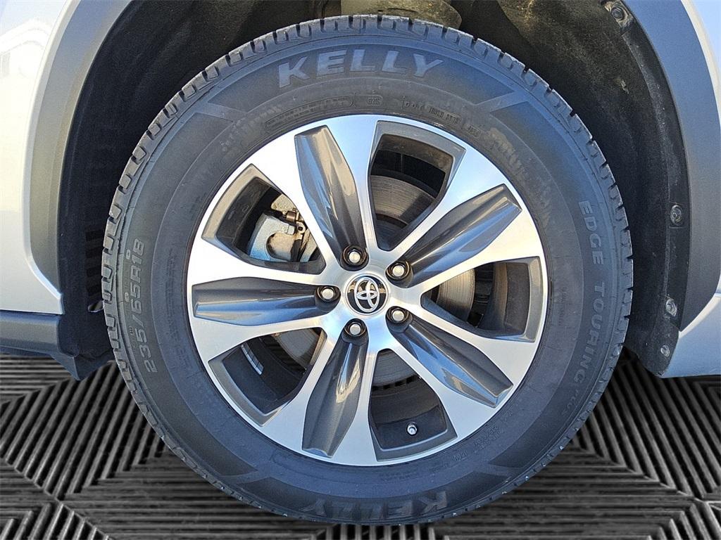 used 2023 Toyota Highlander car, priced at $34,495