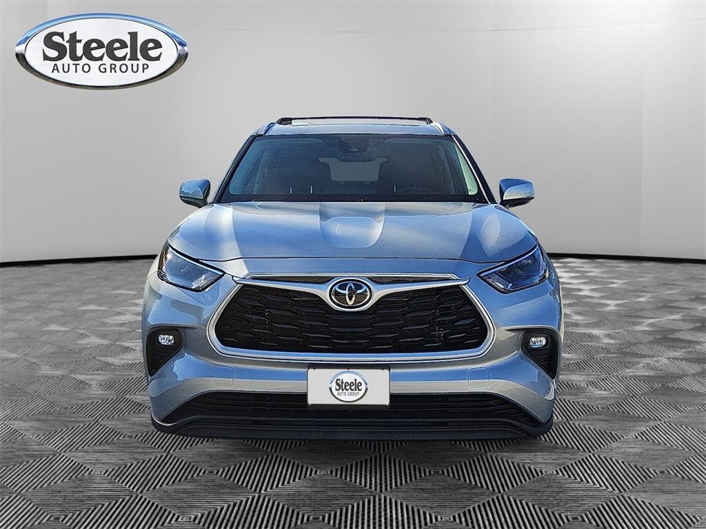 used 2023 Toyota Highlander car, priced at $34,495