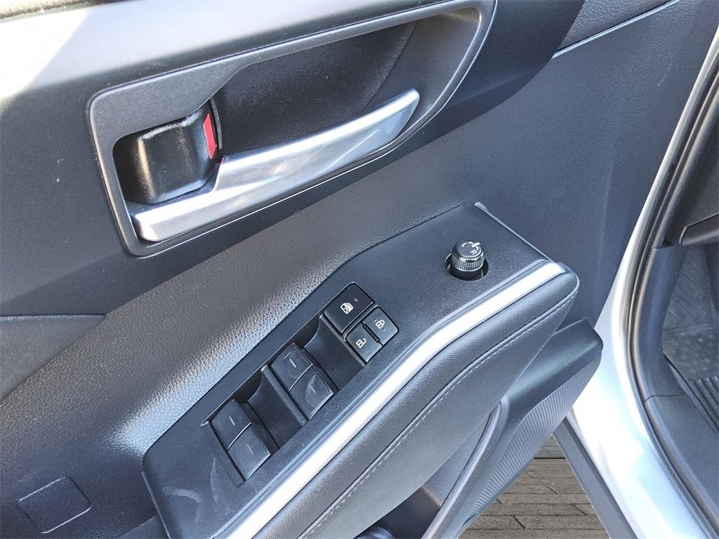 used 2023 Toyota Highlander car, priced at $34,495