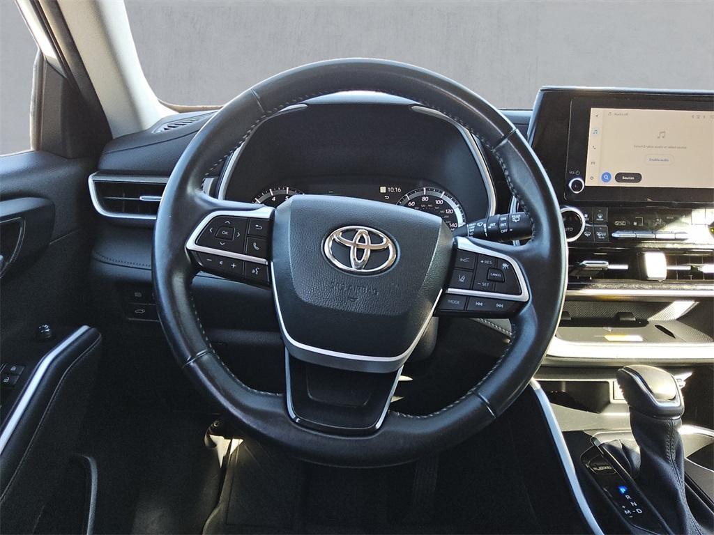 used 2023 Toyota Highlander car, priced at $34,495