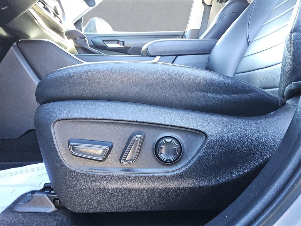 used 2023 Toyota Highlander car, priced at $34,495