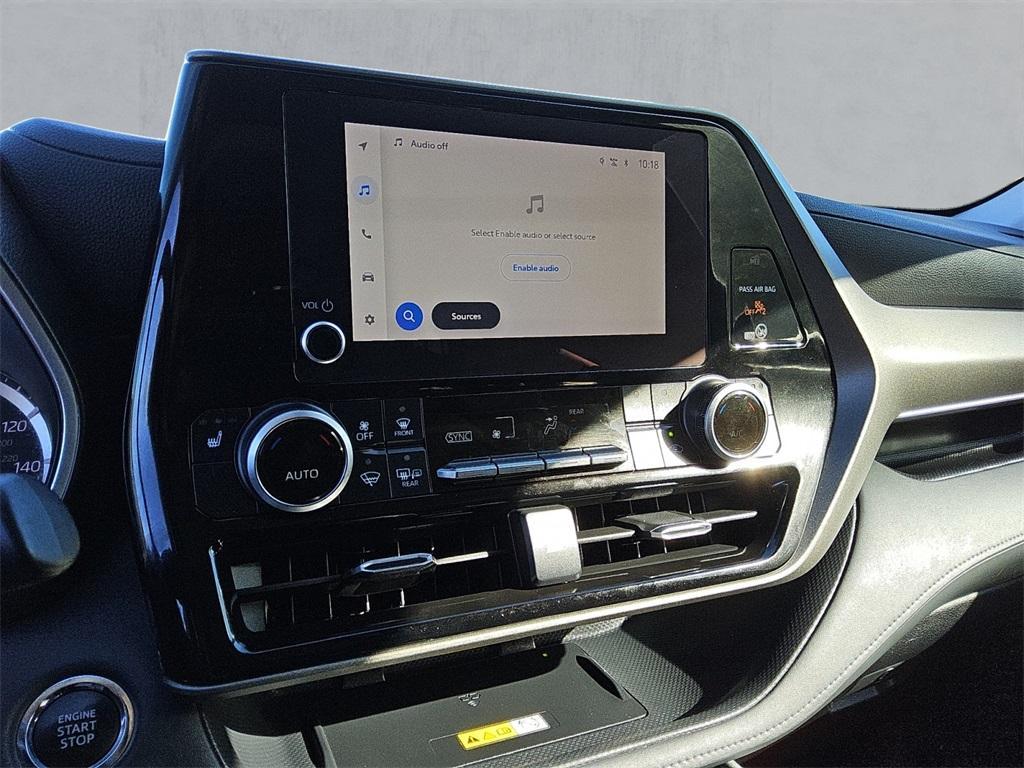 used 2023 Toyota Highlander car, priced at $34,495