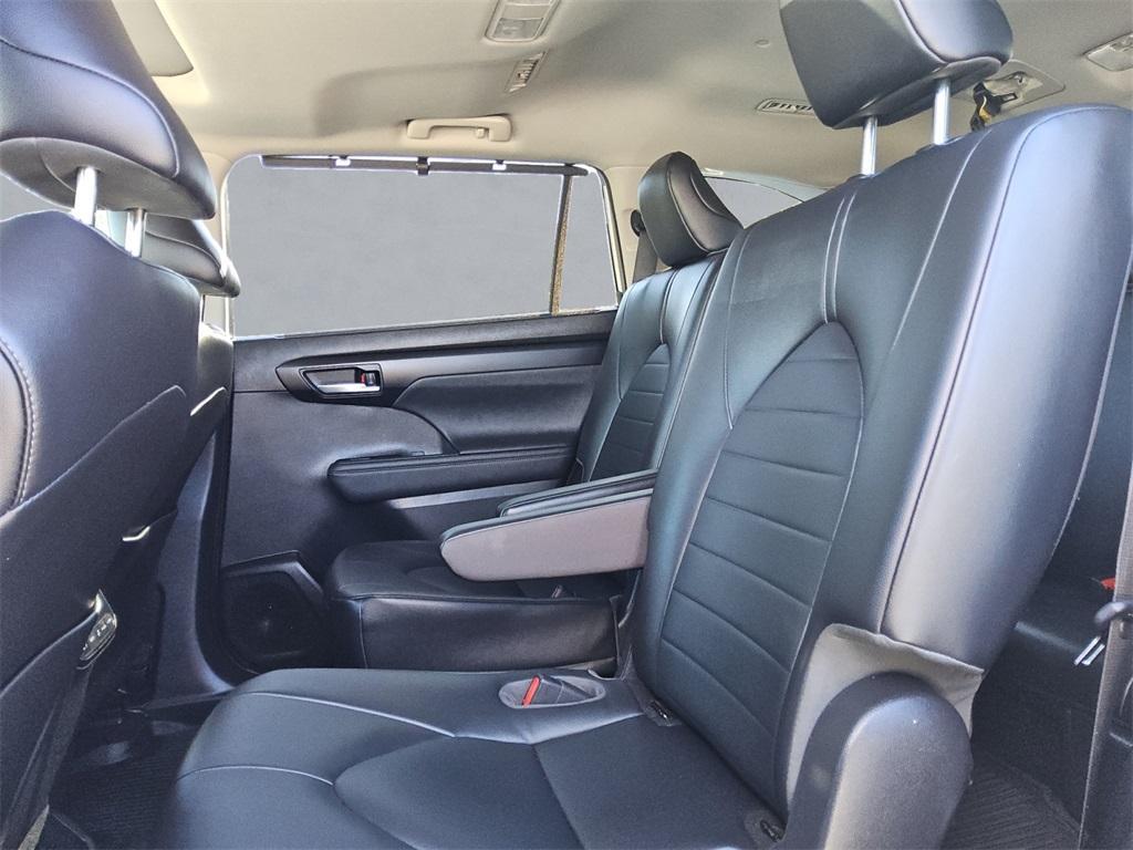 used 2023 Toyota Highlander car, priced at $34,495