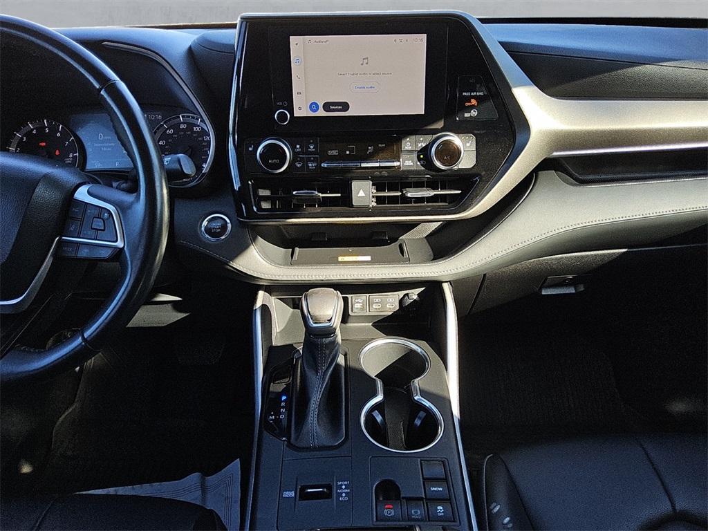 used 2023 Toyota Highlander car, priced at $34,495