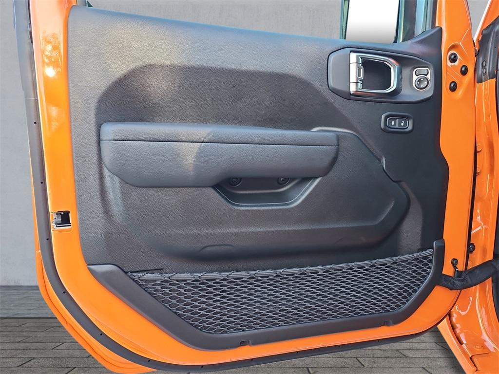 new 2025 Jeep Wrangler car, priced at $40,062