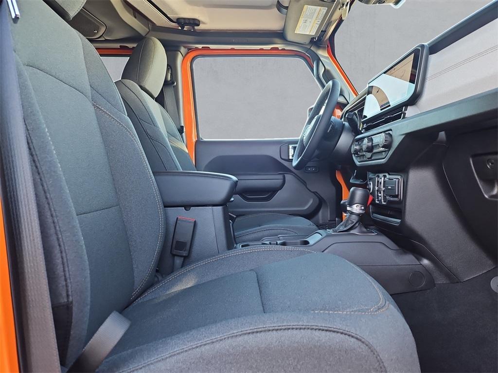 new 2025 Jeep Wrangler car, priced at $40,062