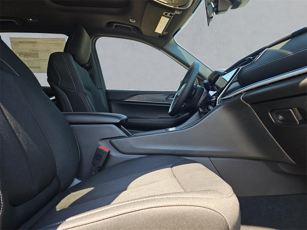 new 2025 Jeep Grand Cherokee car, priced at $30,406