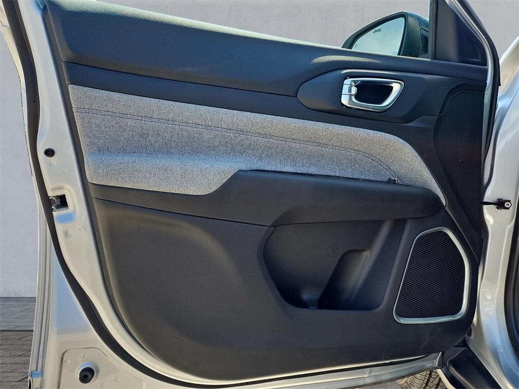 new 2025 Jeep Compass car, priced at $23,995