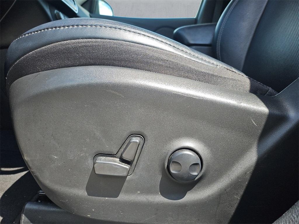 used 2022 Jeep Cherokee car, priced at $23,488