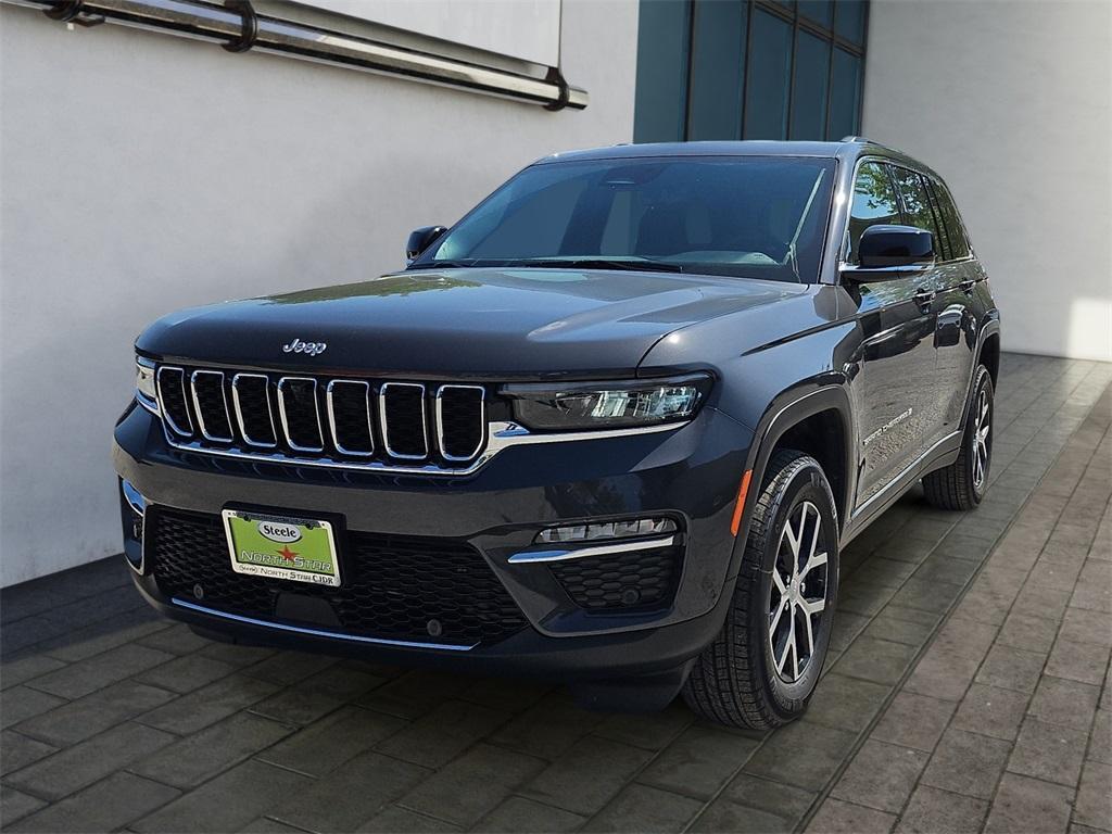 new 2025 Jeep Grand Cherokee car, priced at $42,245