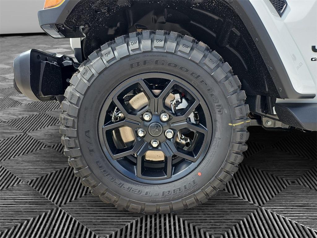 new 2025 Jeep Gladiator car, priced at $38,996