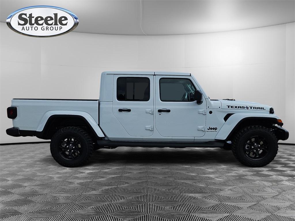 new 2025 Jeep Gladiator car, priced at $38,996