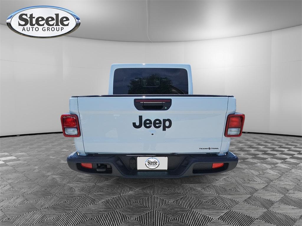new 2025 Jeep Gladiator car, priced at $38,996