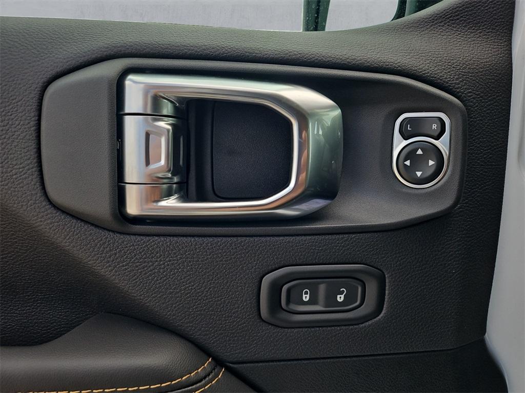 new 2025 Jeep Gladiator car, priced at $38,996