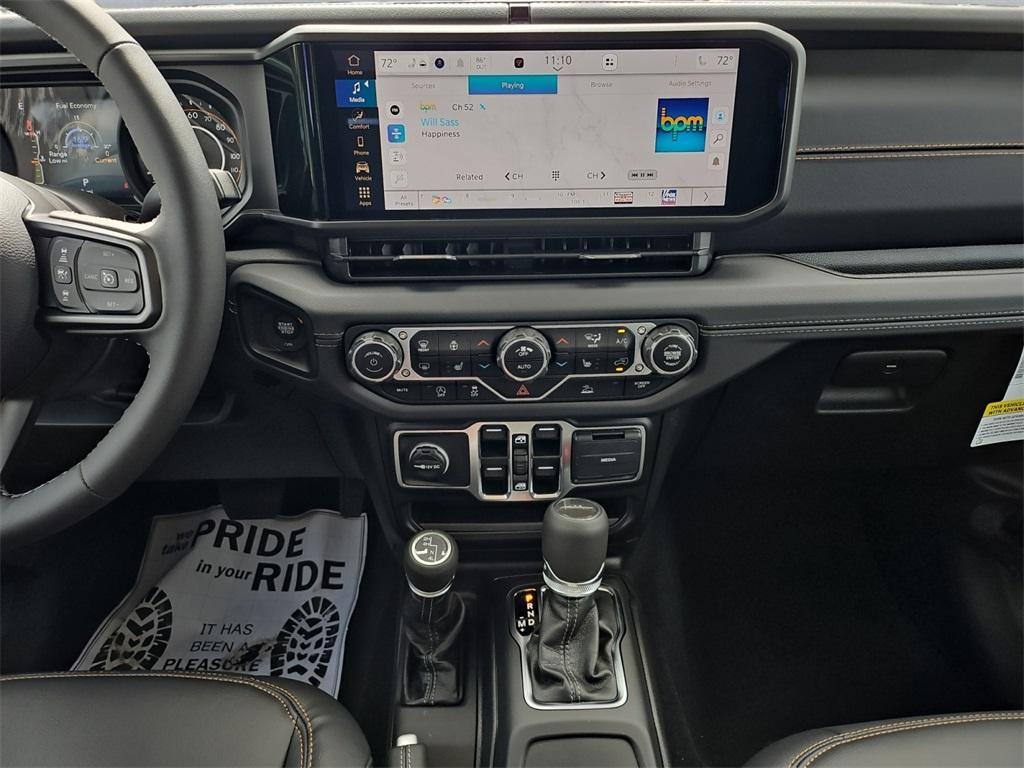 new 2025 Jeep Gladiator car, priced at $38,996