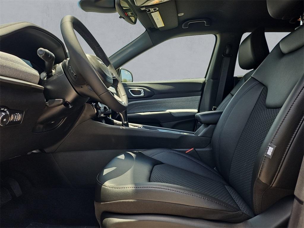 new 2025 Jeep Compass car, priced at $23,495