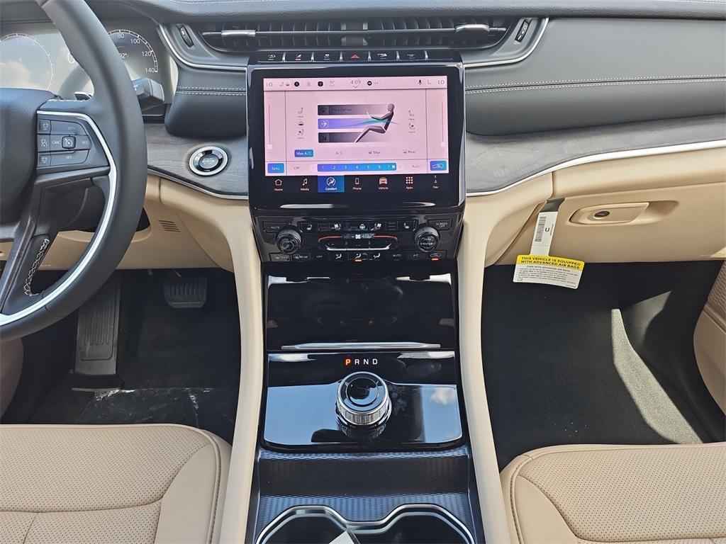 new 2025 Jeep Grand Cherokee car, priced at $43,245