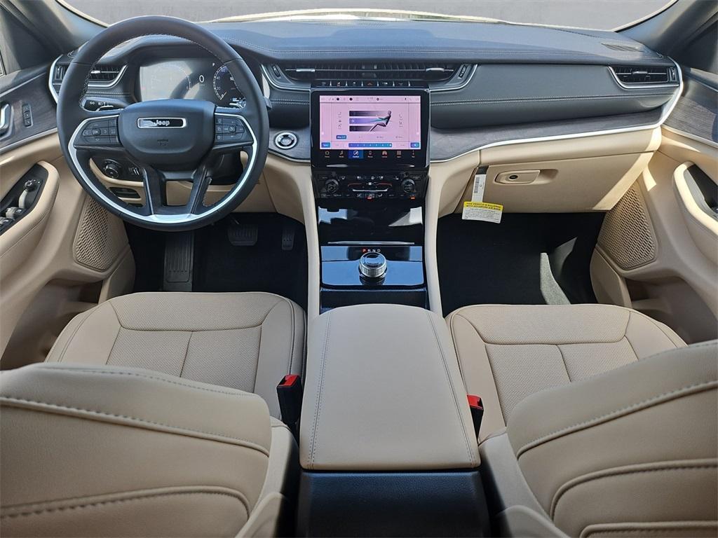 new 2025 Jeep Grand Cherokee car, priced at $43,245