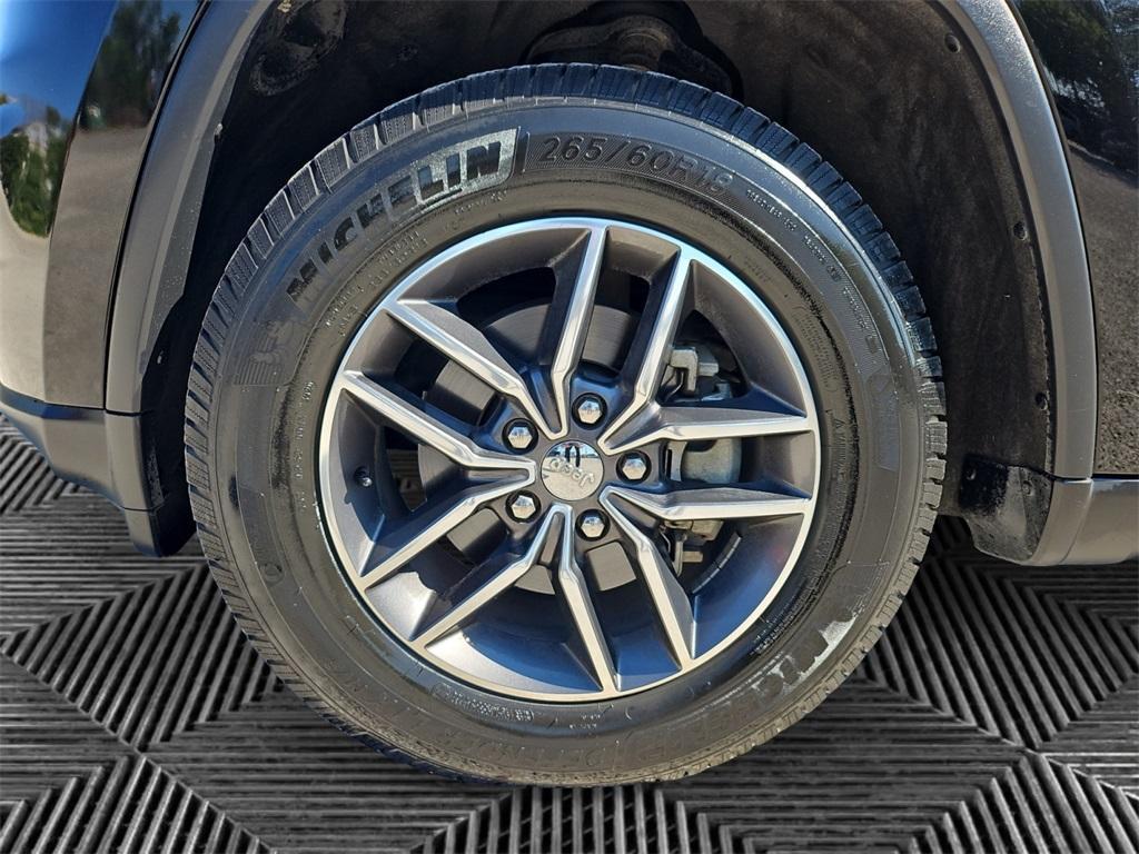 used 2018 Jeep Grand Cherokee car, priced at $15,390