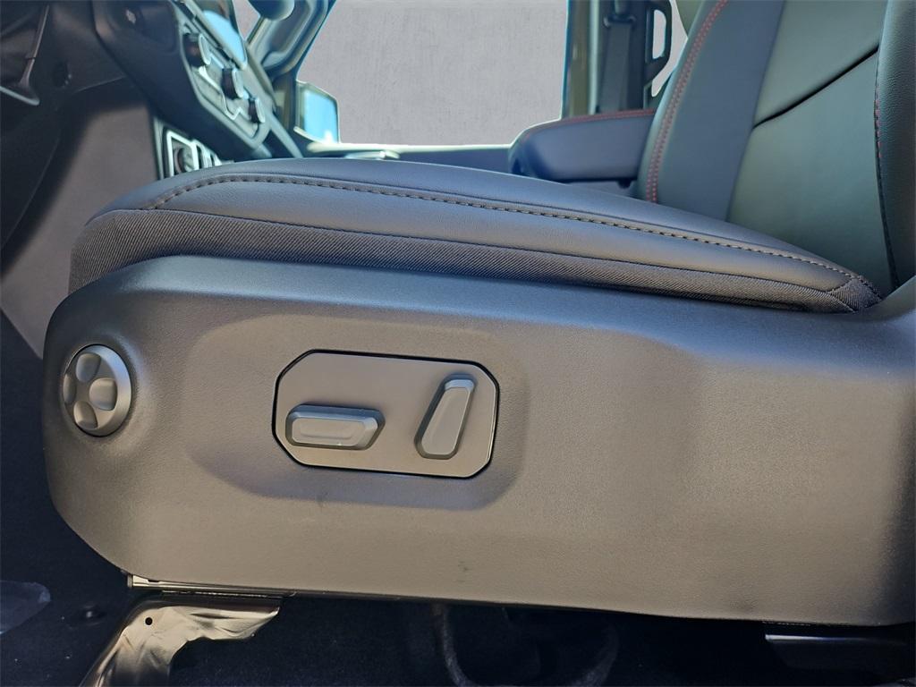 new 2025 Jeep Wrangler car, priced at $50,865