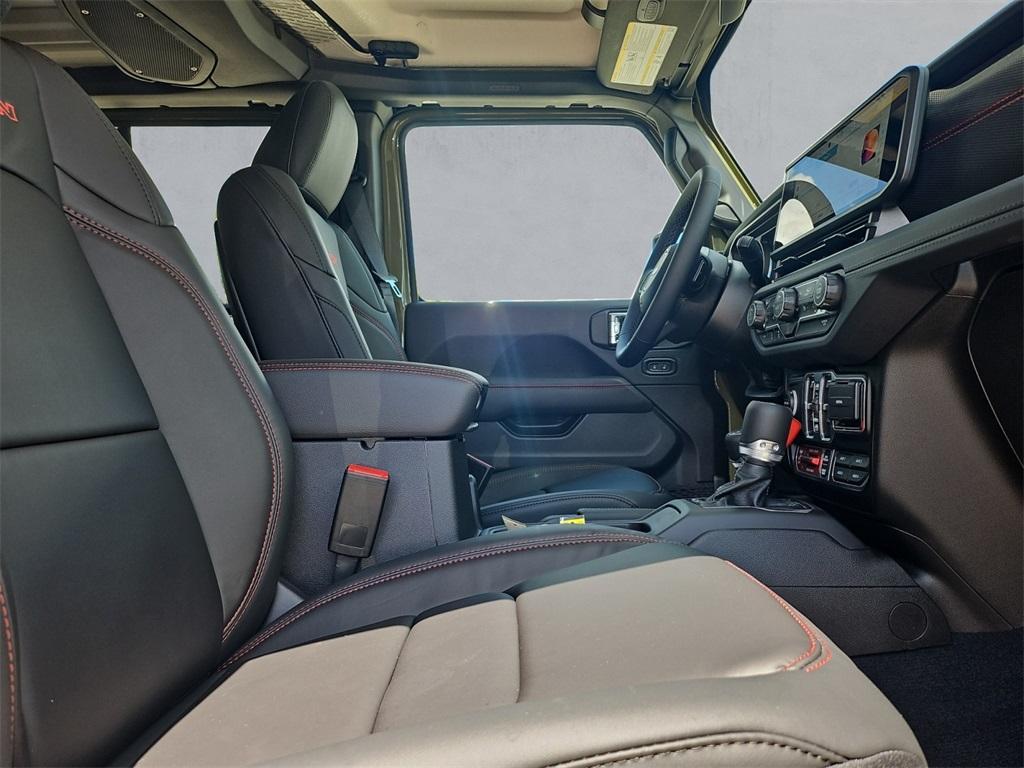 new 2025 Jeep Wrangler car, priced at $50,865