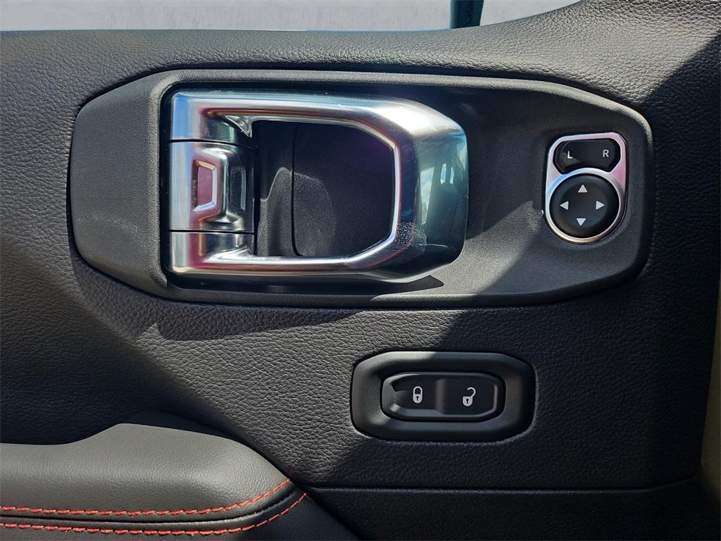 new 2025 Jeep Wrangler car, priced at $50,865