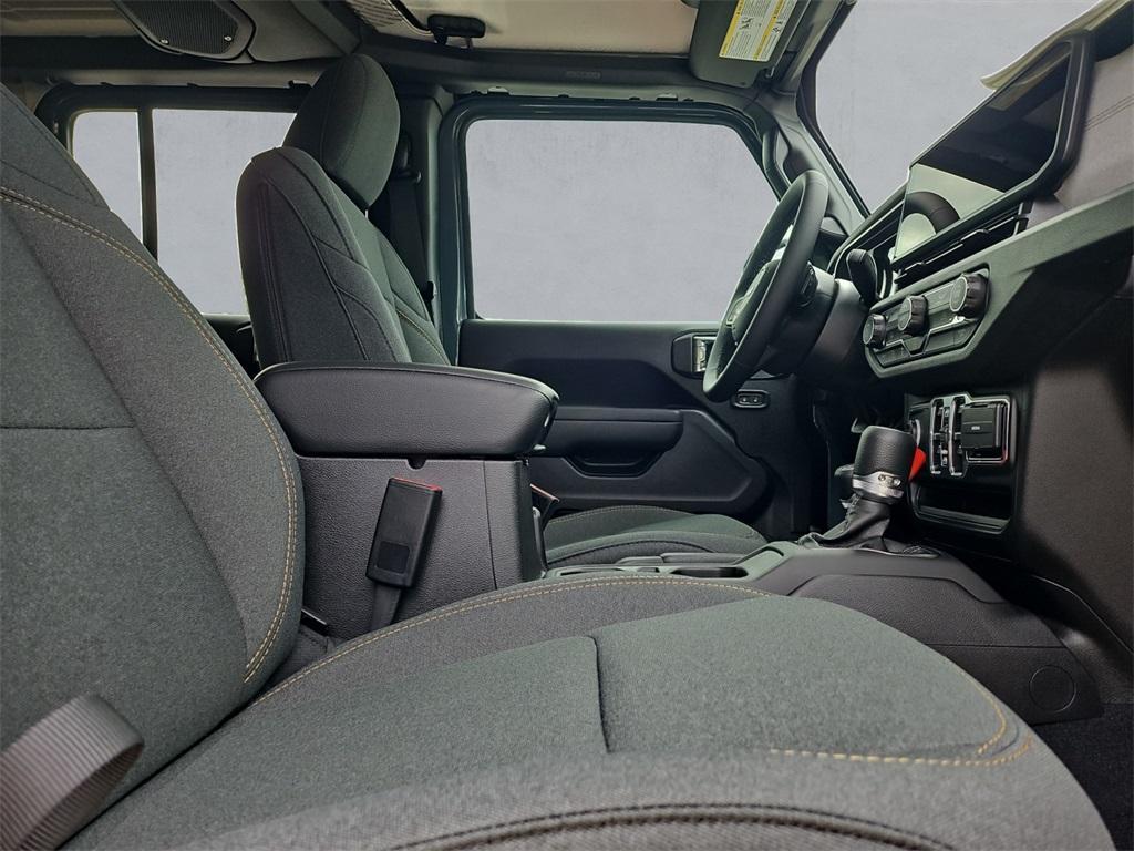 new 2025 Jeep Wrangler car, priced at $40,995