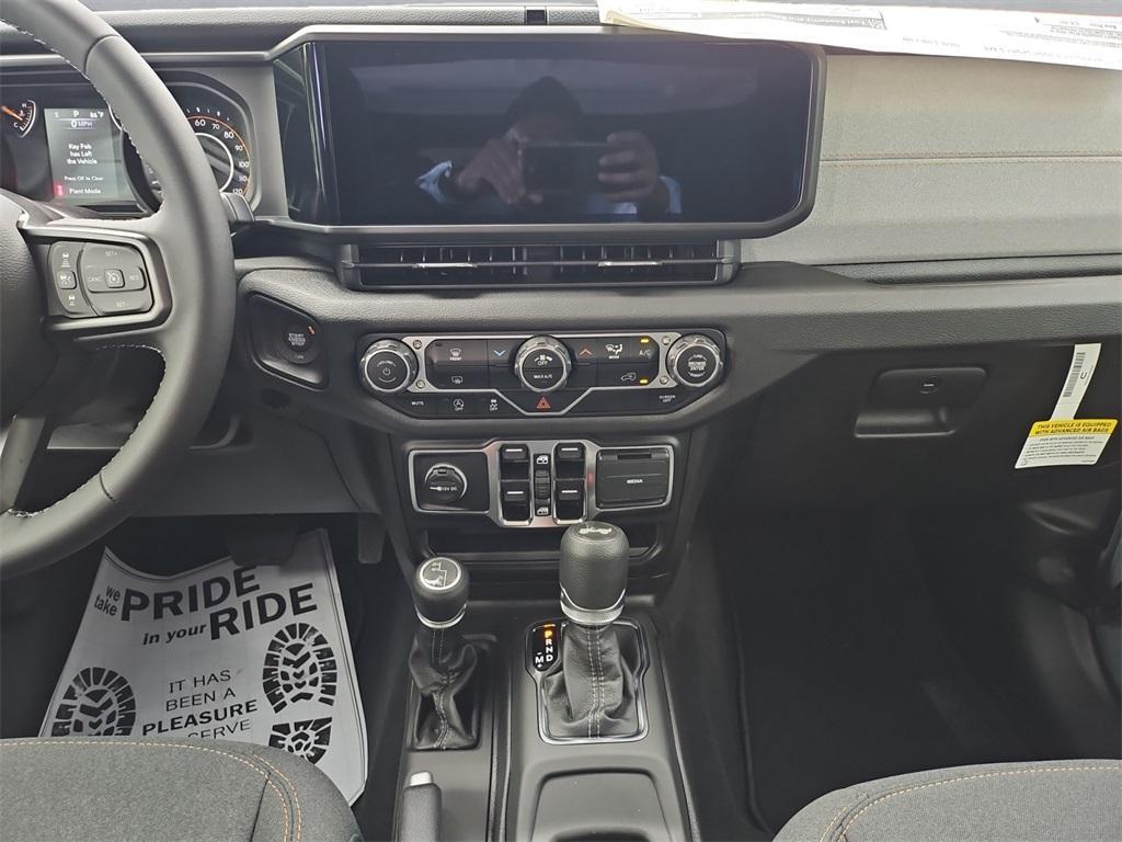 new 2025 Jeep Wrangler car, priced at $40,995