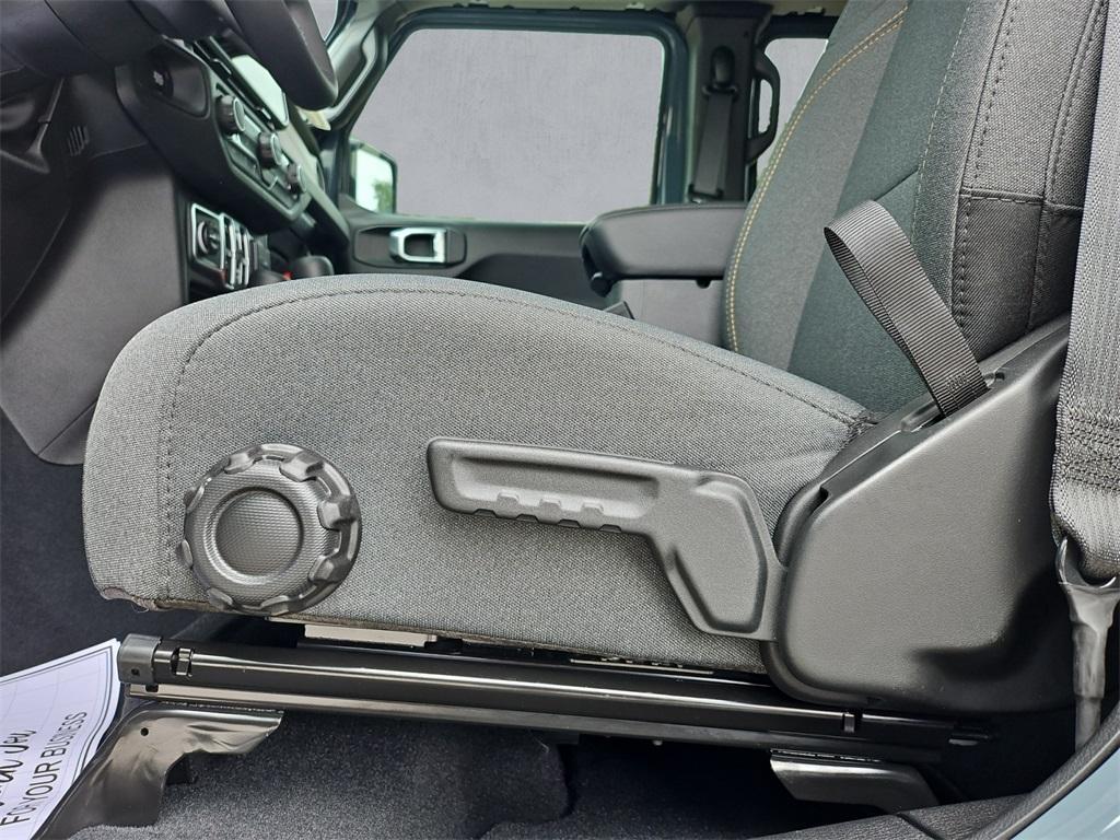 new 2025 Jeep Wrangler car, priced at $40,995