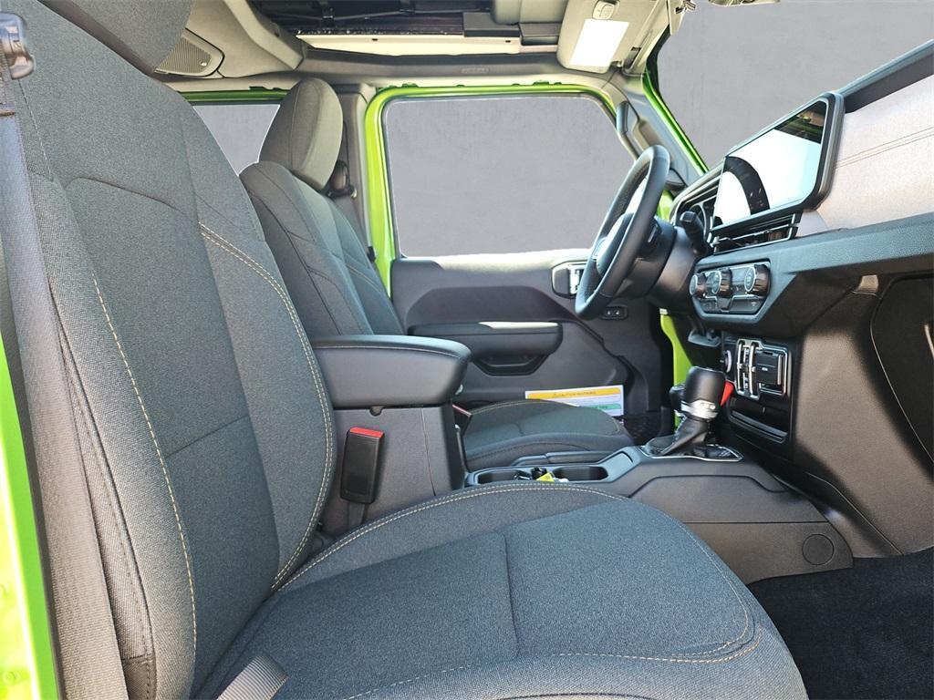 new 2025 Jeep Wrangler car, priced at $47,412