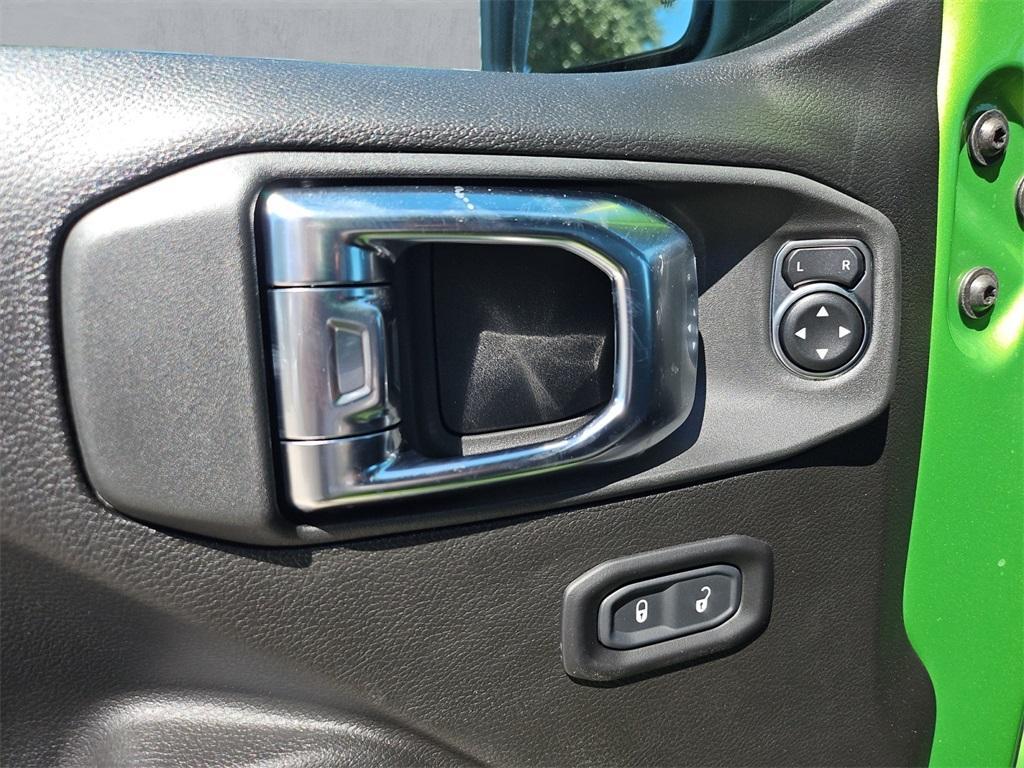 new 2025 Jeep Wrangler car, priced at $47,412