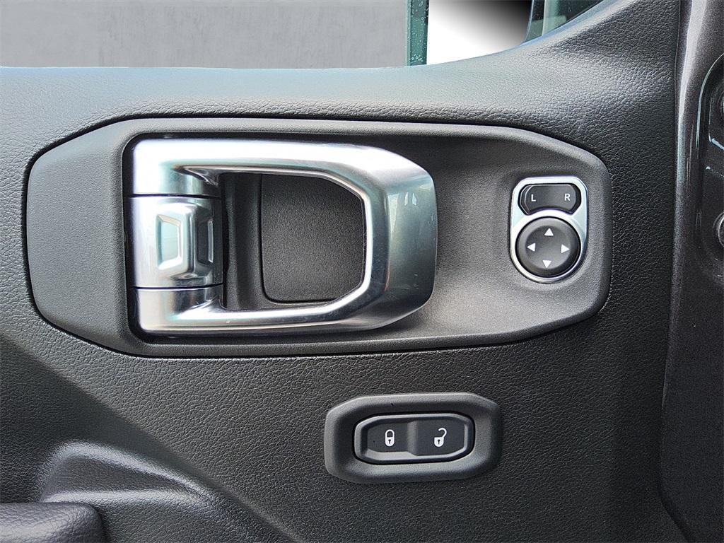 new 2025 Jeep Wrangler car, priced at $39,958