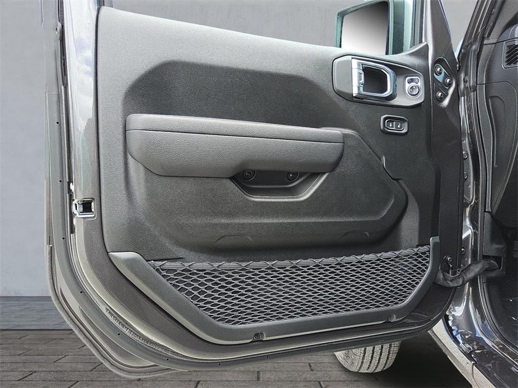 new 2025 Jeep Wrangler car, priced at $39,958